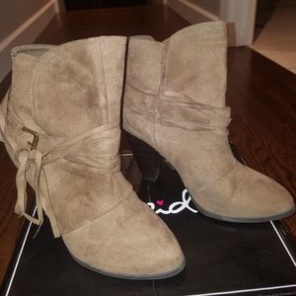 Tan suede boots